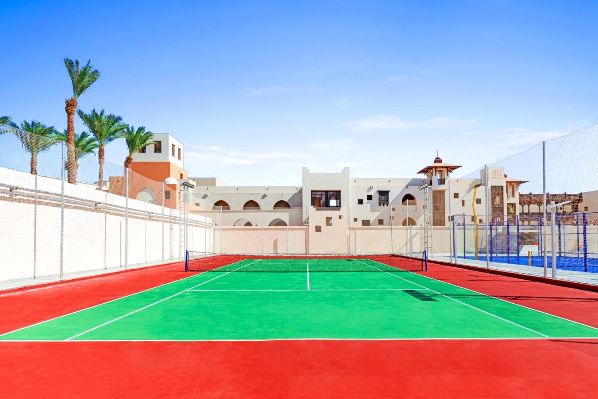 Hotel Pickalbatros Oasis Port Ghalib Esterno foto Tennis court in El Alamein